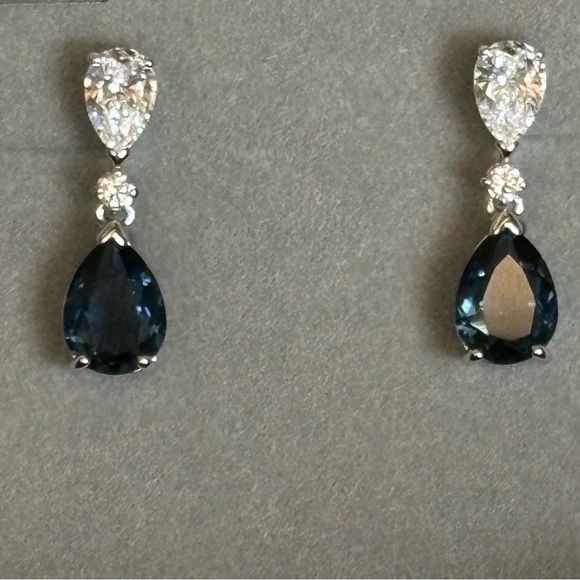 Rare Swarovski Blue Pear-Cut And Clear Crystals Vintage Drop Earrings 19mm - Picture 1 of 16